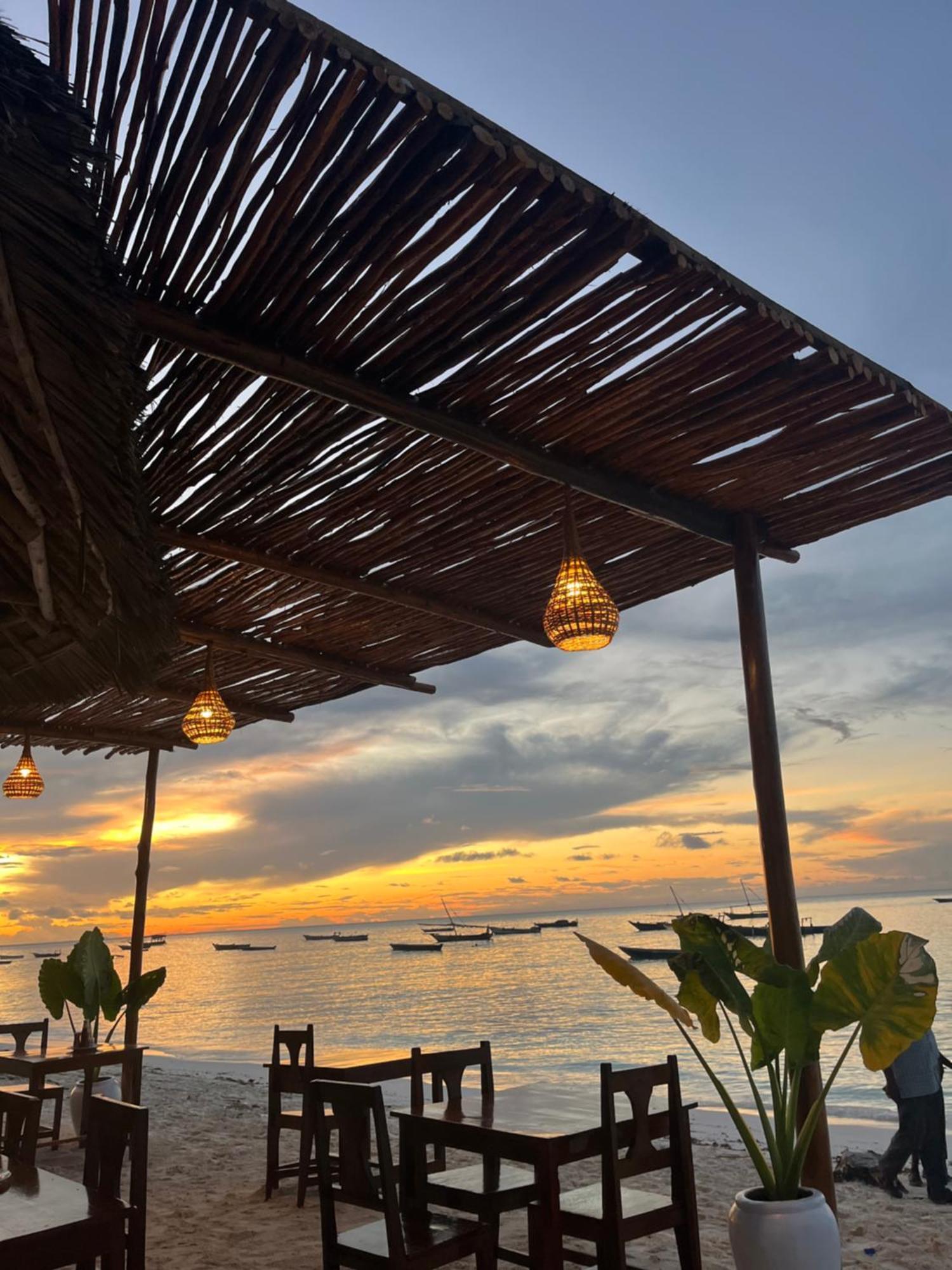 Bed and Breakfast Fish House Нунгві Екстер'єр фото